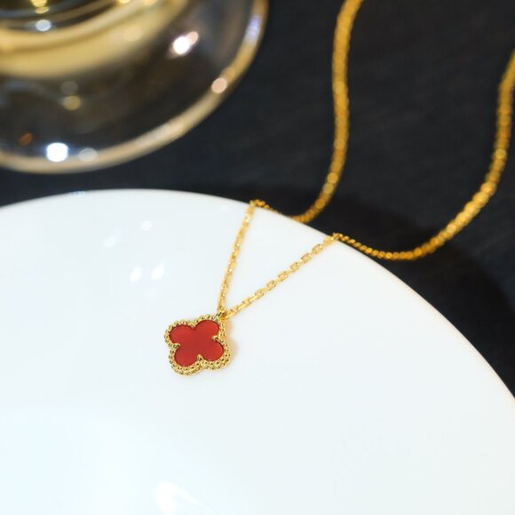 ✅Van Cleef & Arpels 18K gold red agate necklace - Picture 2 of 6
